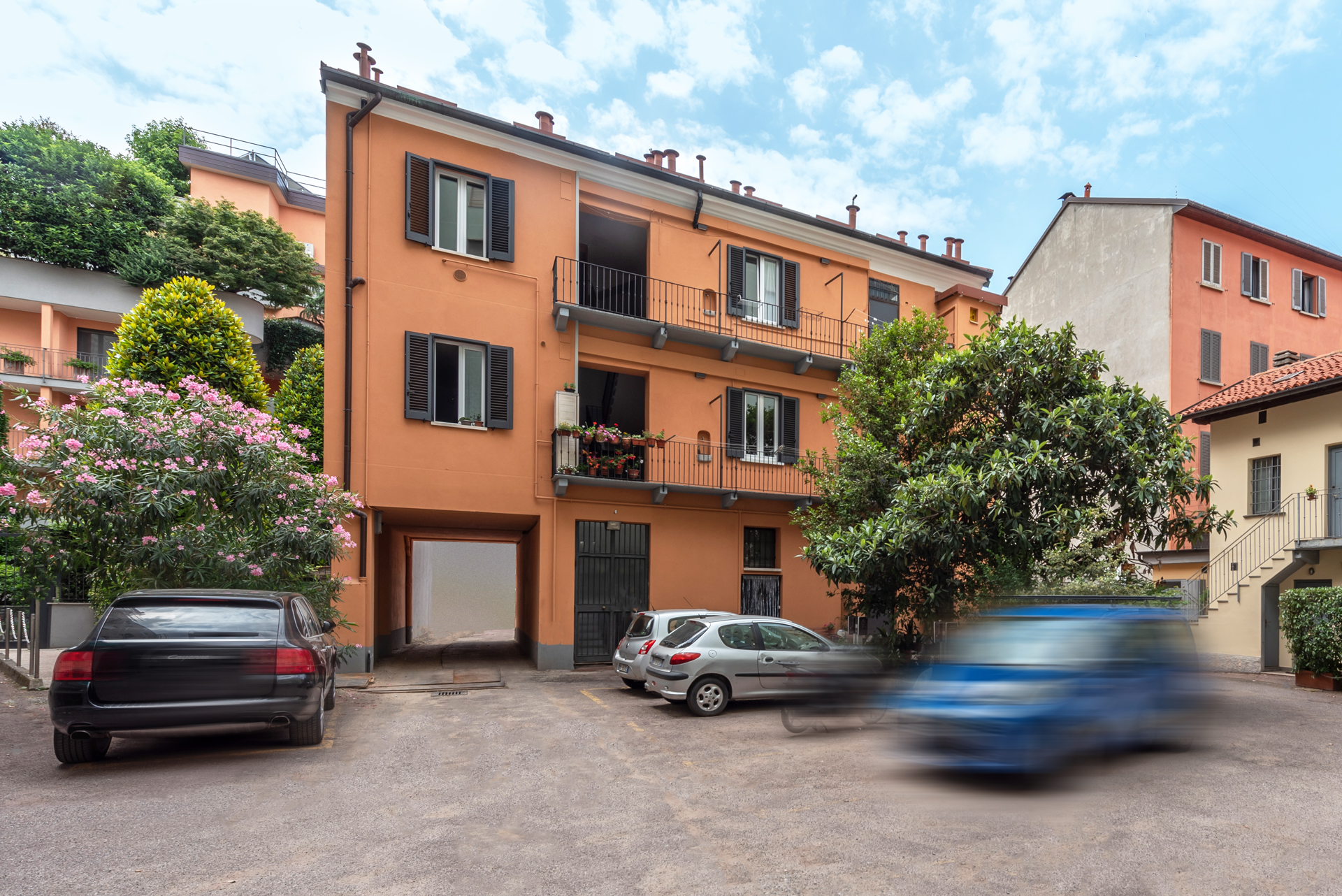 Townhouse_indipendente_vendita_viaCanonica 63_Milano_ingresso